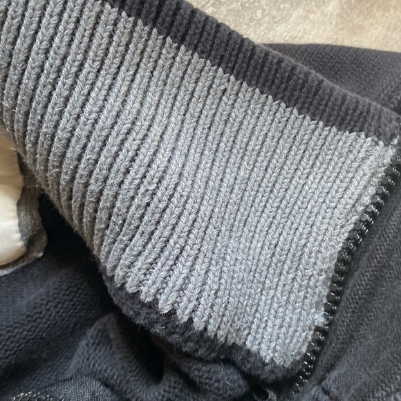 Heavy black American Eagle Outfitters sweater - Picture 5 of 6